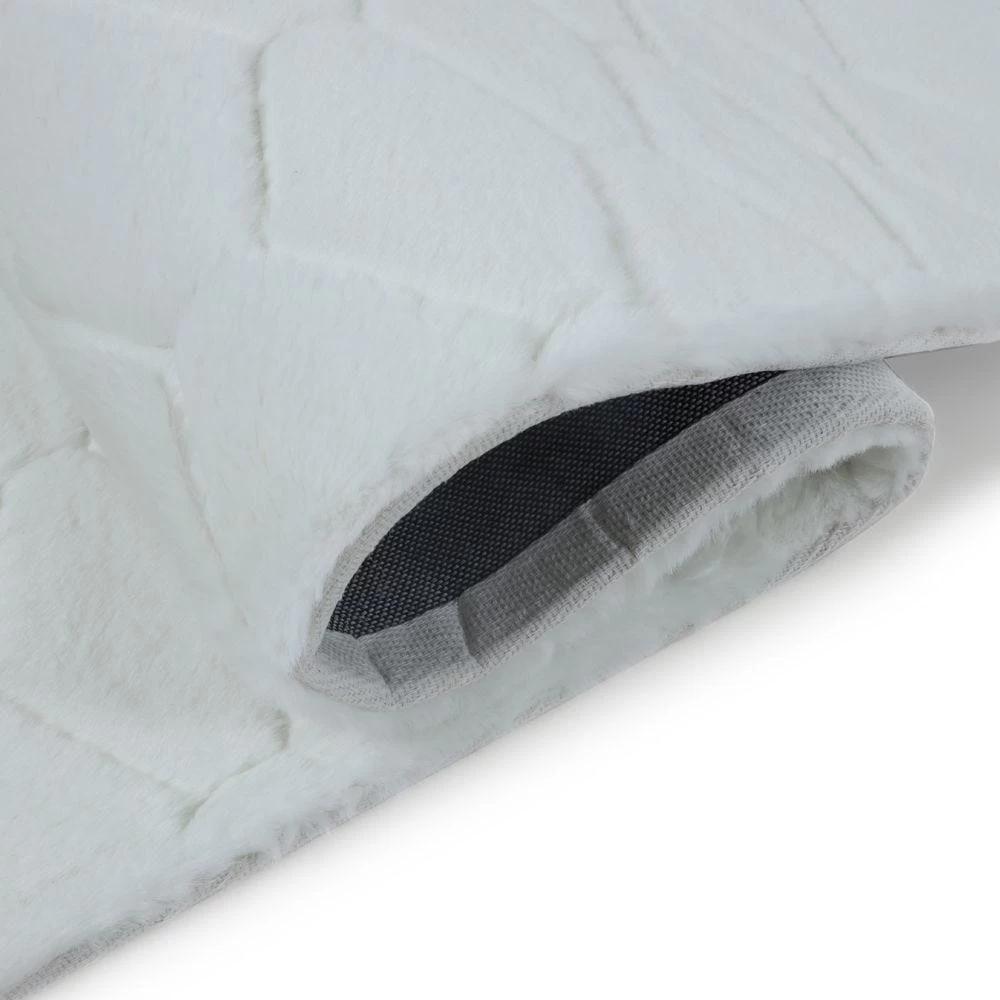 Diamond Quilted Rug, Ivory – 160x230 Cm 4 Diamond Quilted Rug, Ivory – 160x230 Cm - Image 4