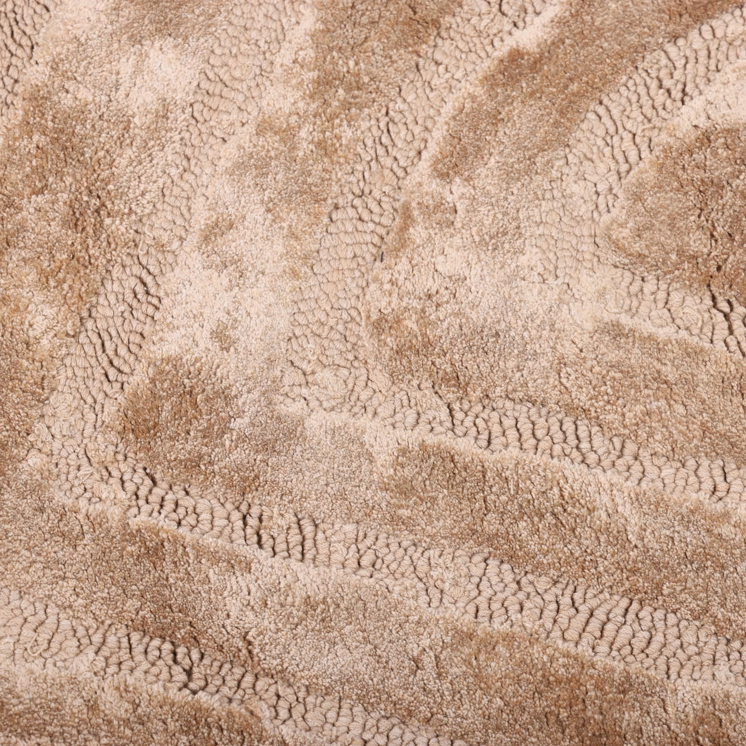 Erin Hand-Tufted Viscose Rug, Beige & Gold – Large, 240 Cm 2 Erin Hand-Tufted Viscose Rug, Beige & Gold – Large, 240 Cm - Image 2