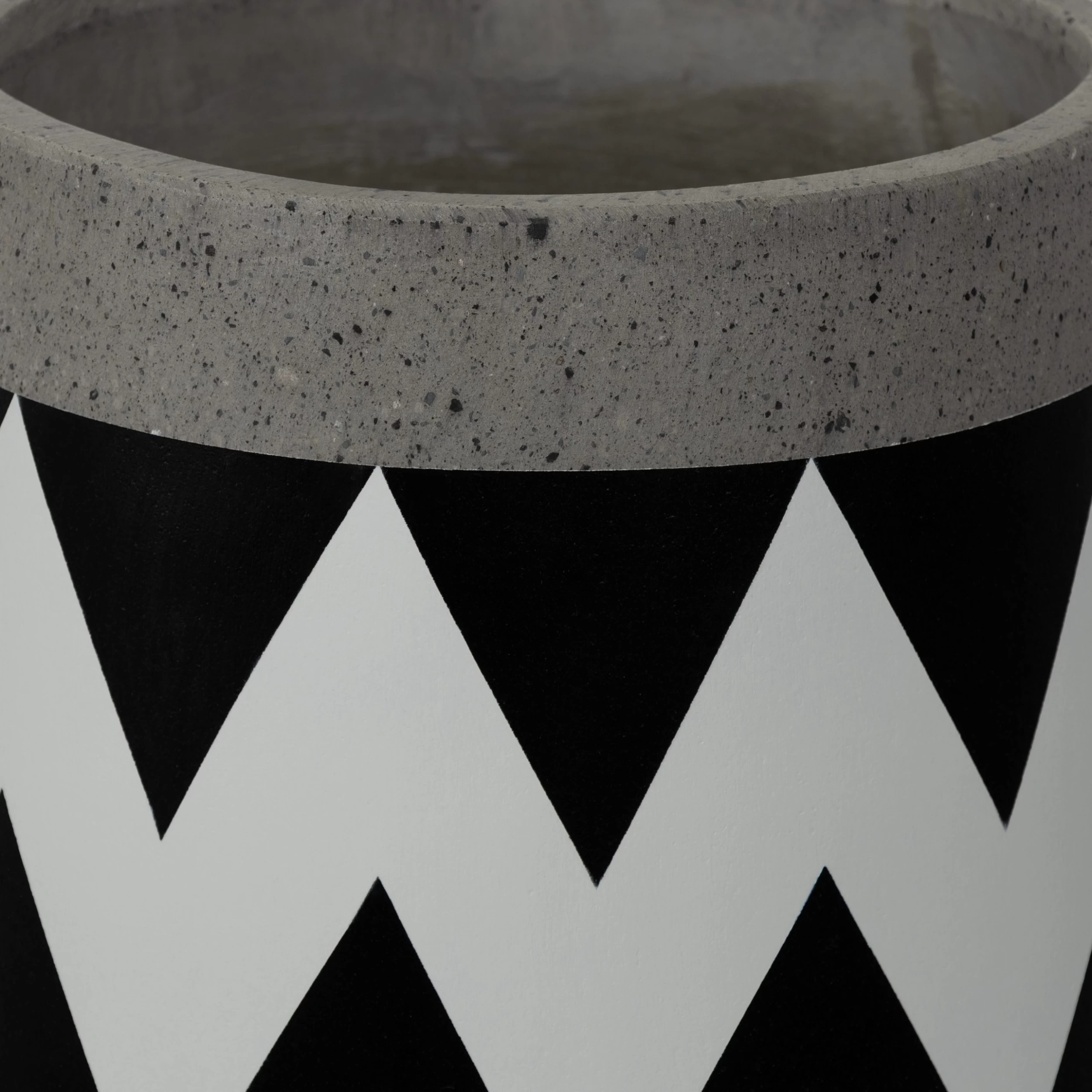 Chevron Planter, Black & White - 25x35 Cm 2 Chevron Planter, Black & White - 25x35 Cm - Image 2