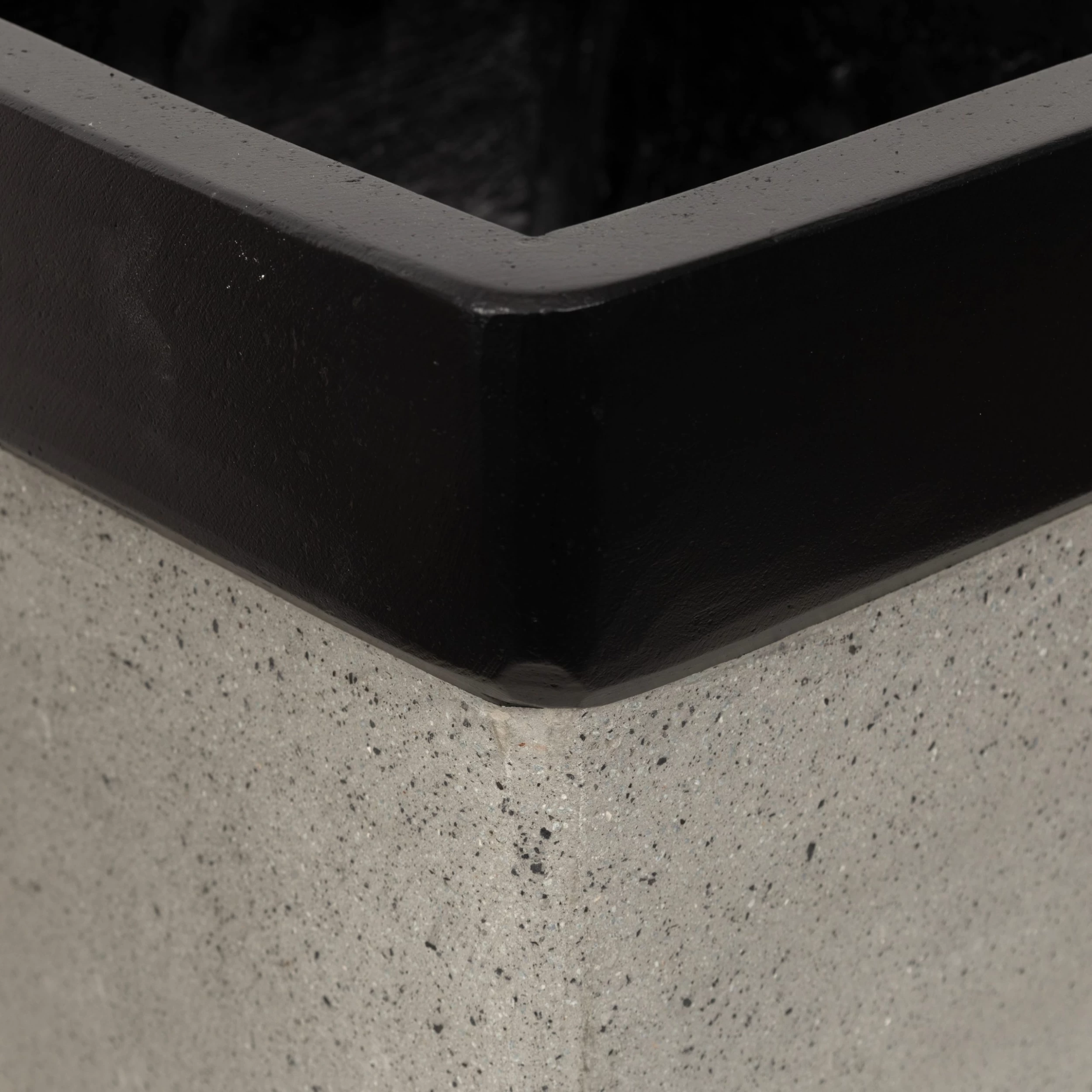 Classic Outdoor Planter, Grey & Black - 32x39 Cm 2 Classic Outdoor Planter, Grey & Black - 32x39 Cm - Image 2